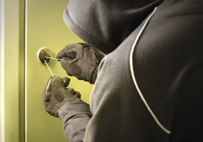 Двери с защитой от взлома